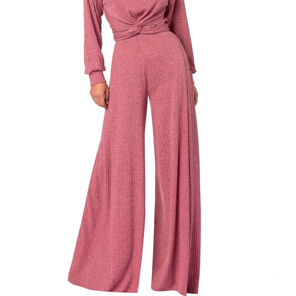 FKSP. Style pantry.  Mauve wide leg pants.